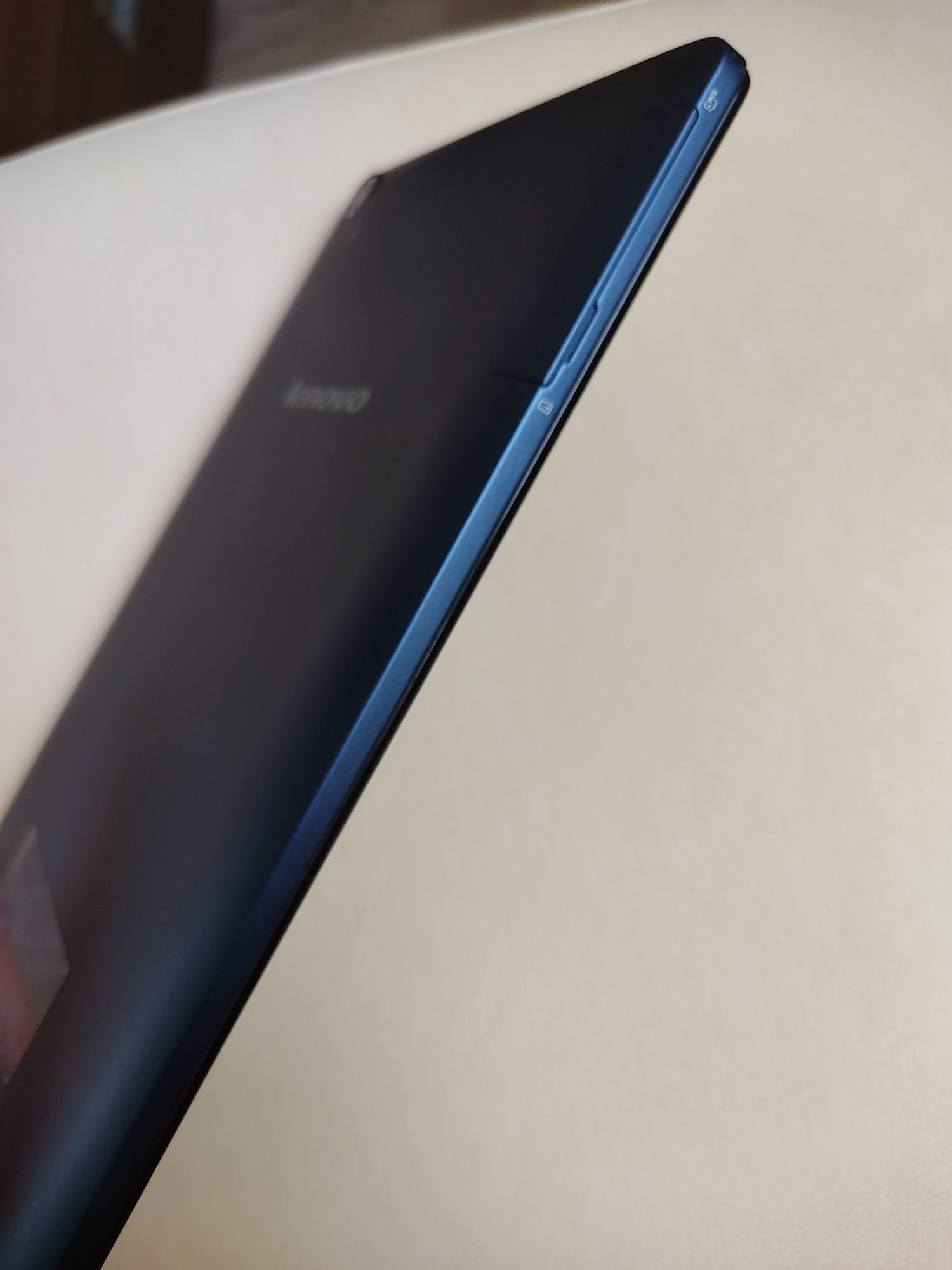 Планшет Lenovo TAB 2 A8-50L