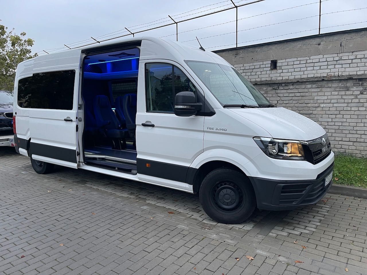 Wynajem MAN BUS VIP 9 os. do 3,5t / Terminy lipiec/sierpień 2025