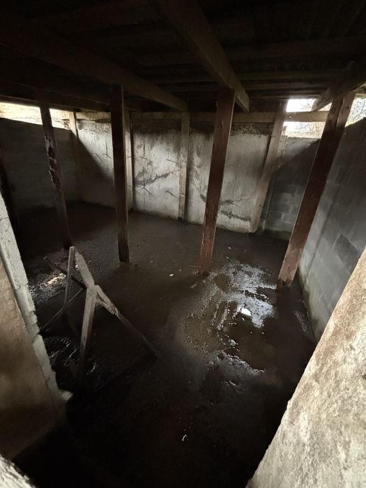 р Будинок з ділянкою 20 соток, можливість озера, укріплений фундамент