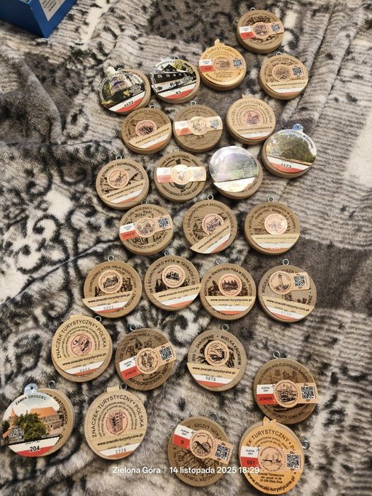 Zestaw Znaczków Turystycznych 27 sztuk