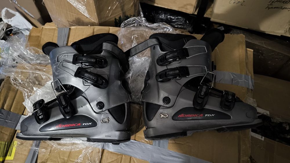 Продам лыжные ботинки