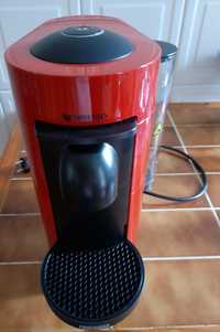 Máquina de café Nespresso Vertuo Plus