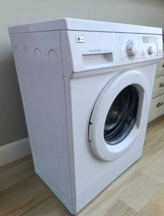 Пральна машинка LG відмінна прямий привід 5 кг