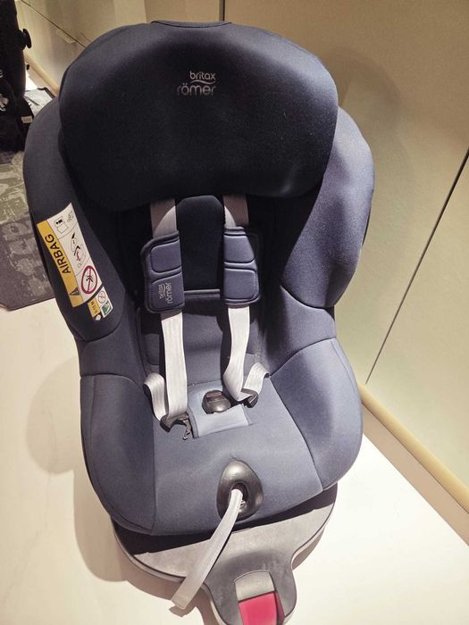 Britax Romer Dualfix M Plus i-Size - obrotowy fotelik samochodowy