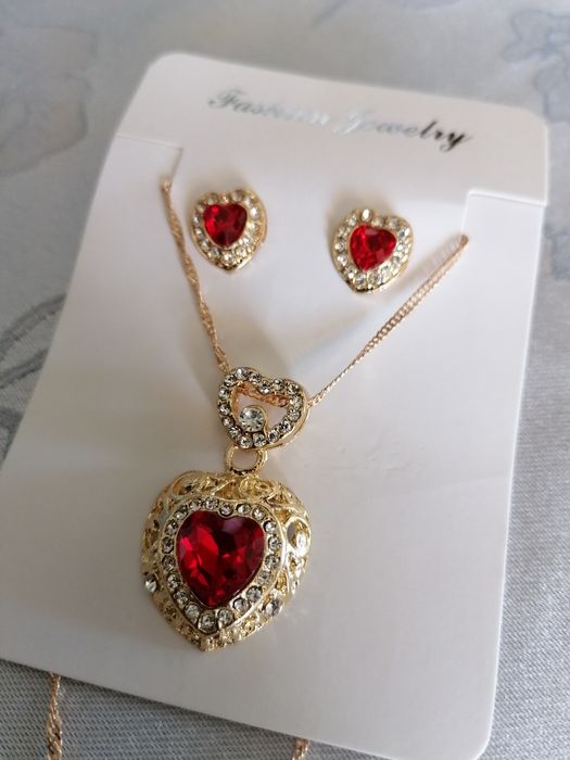 Conjunto "ReD Heart" (Novo e embalado)