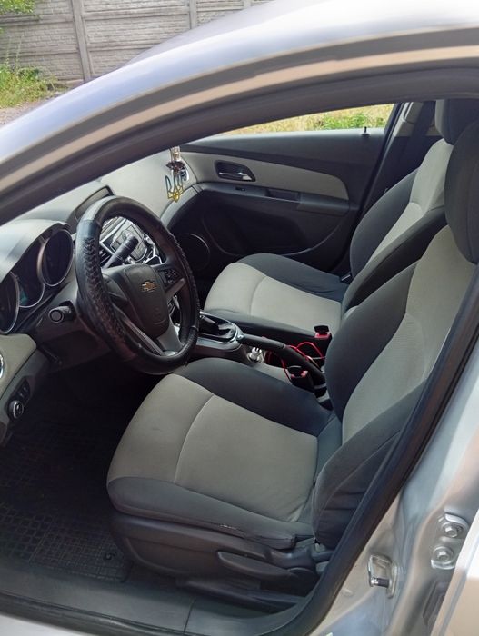 Продам Шевроле Круз 2010год 1.6