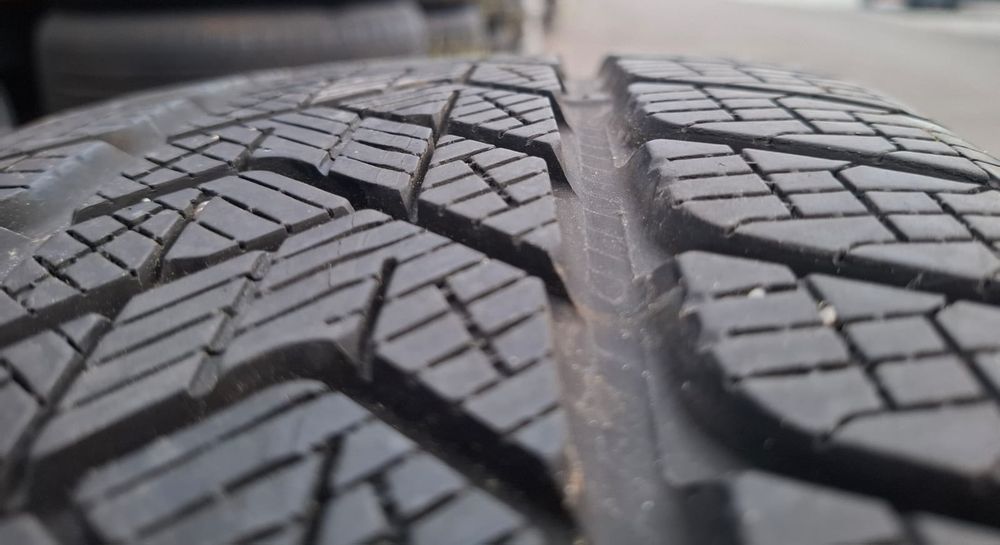 Oryginalne felgi Land Rover 20' 5x108 nowe + opony zima Pirelli