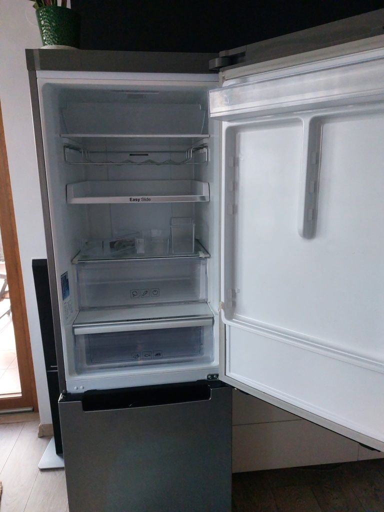 Lodowka samsung srebrna No Frost, sprawna