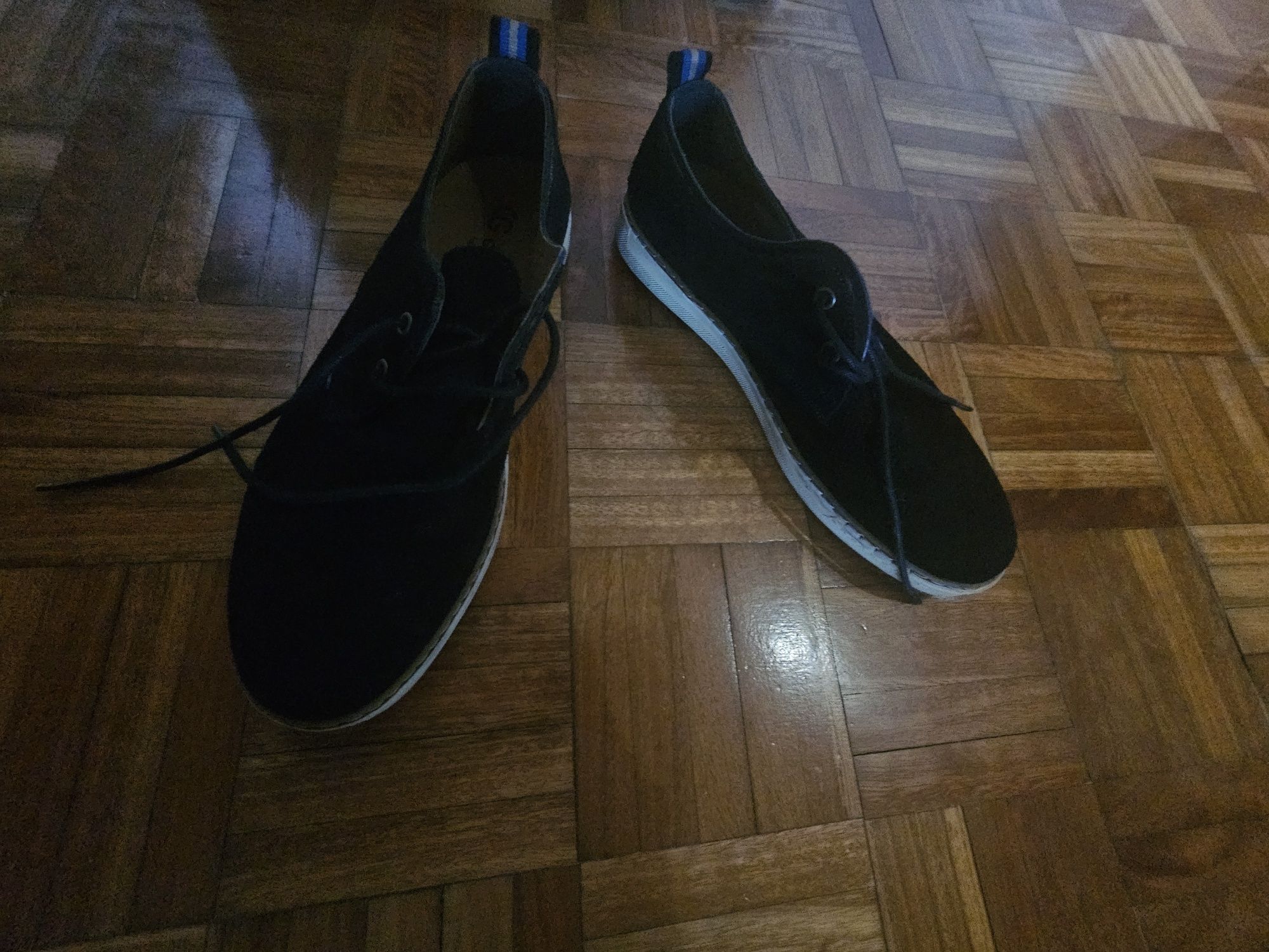 Sapatos de rapaz