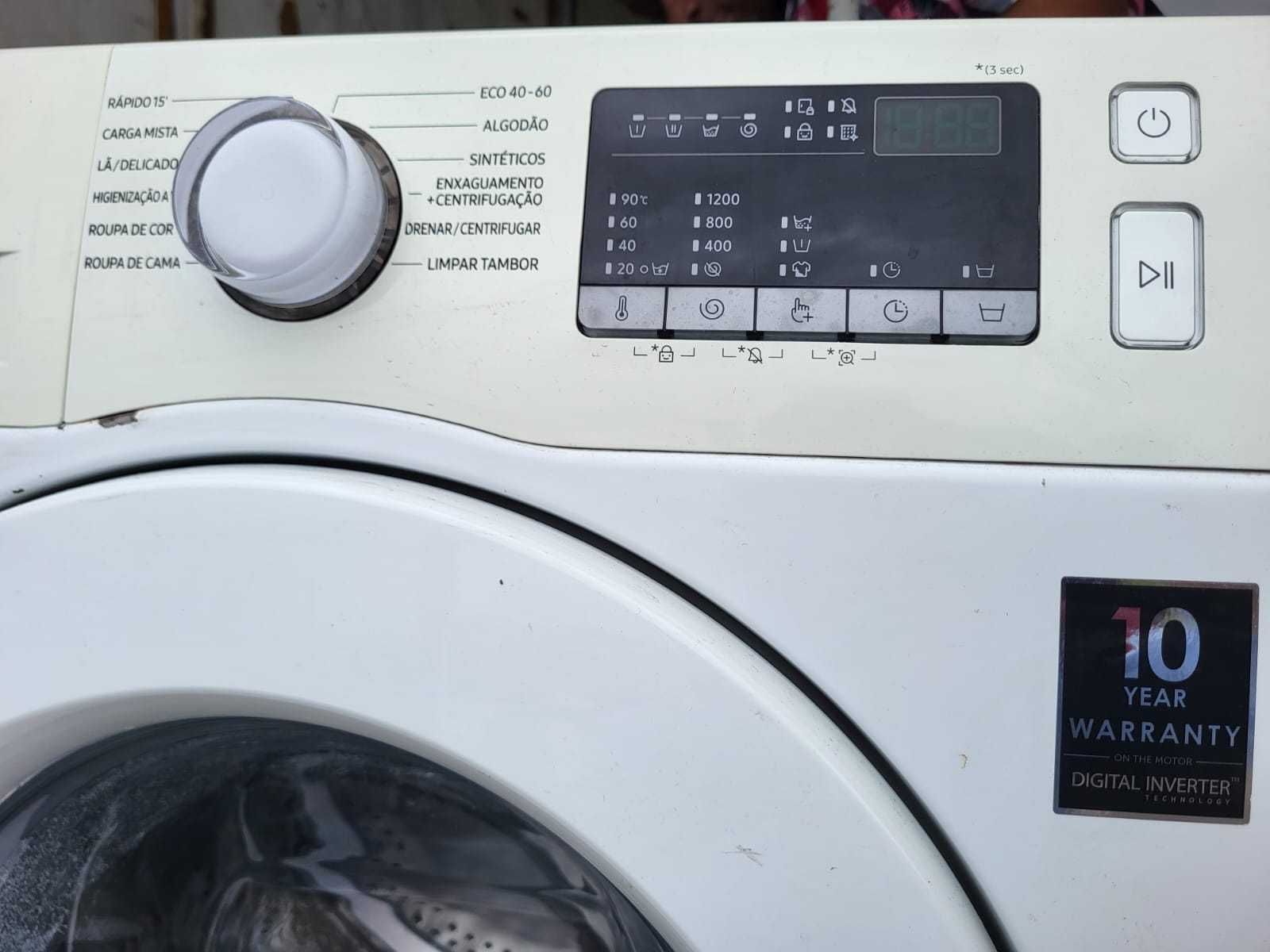 Maquina de lavar roupa