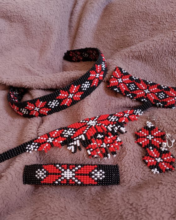 Комплект у єтно-стилі з бісеру