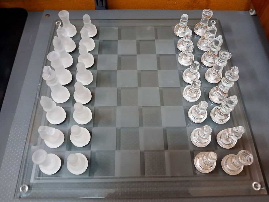 Jogo de Xadrez em Vidro