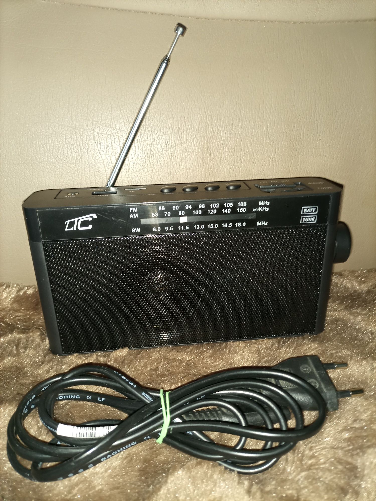 Nowe radio sieciowo bateryjne AM/FM/SW LTC SONA.Gratis dwa akumulatory