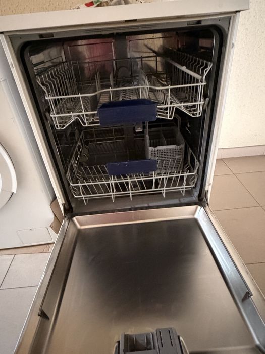 Máquina lavar roupa e máquina louça siemens. (Posso vender separado)