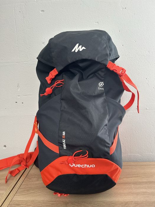Plecak trekking/ górski Quechua 30 l + Gratis pokrowiec