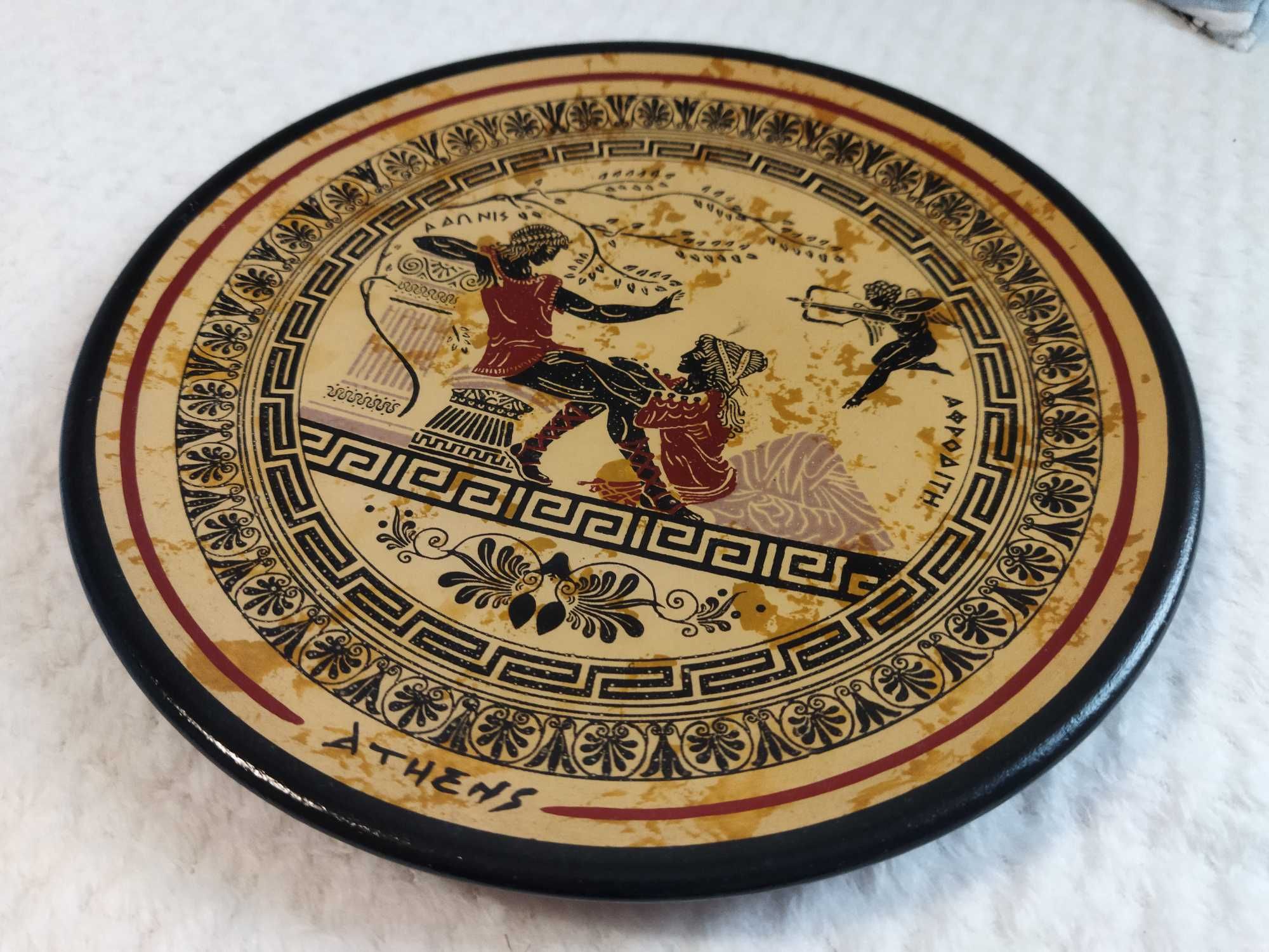 dekoracyjny talerz z Grecji (Afrodyta - bogini miłości i Adonis)