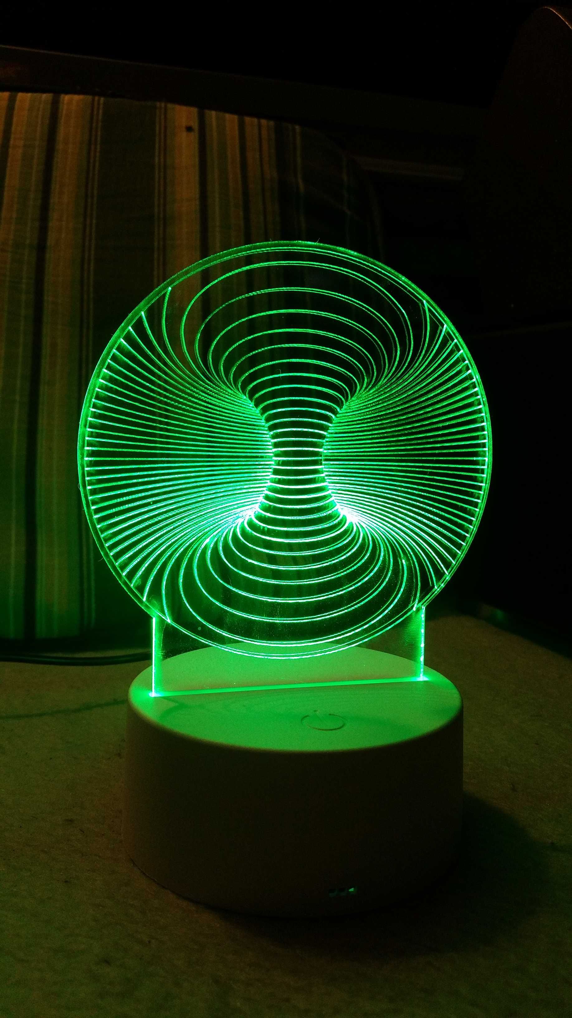 Lampka Nocna 3D LED USB Prezent