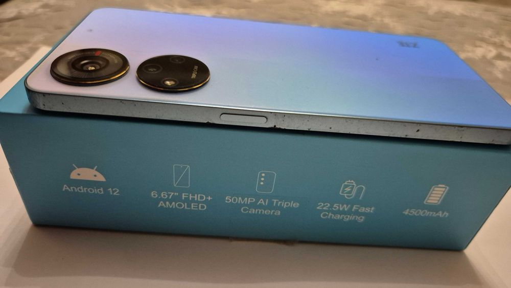 Продам смартфон ZTE Blade V40s 6/128 GB Blue