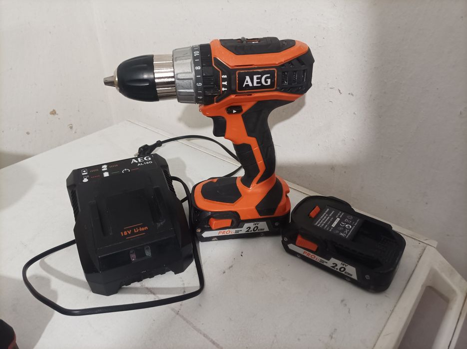 Шуруповерт акумуляторний AEG з ударом