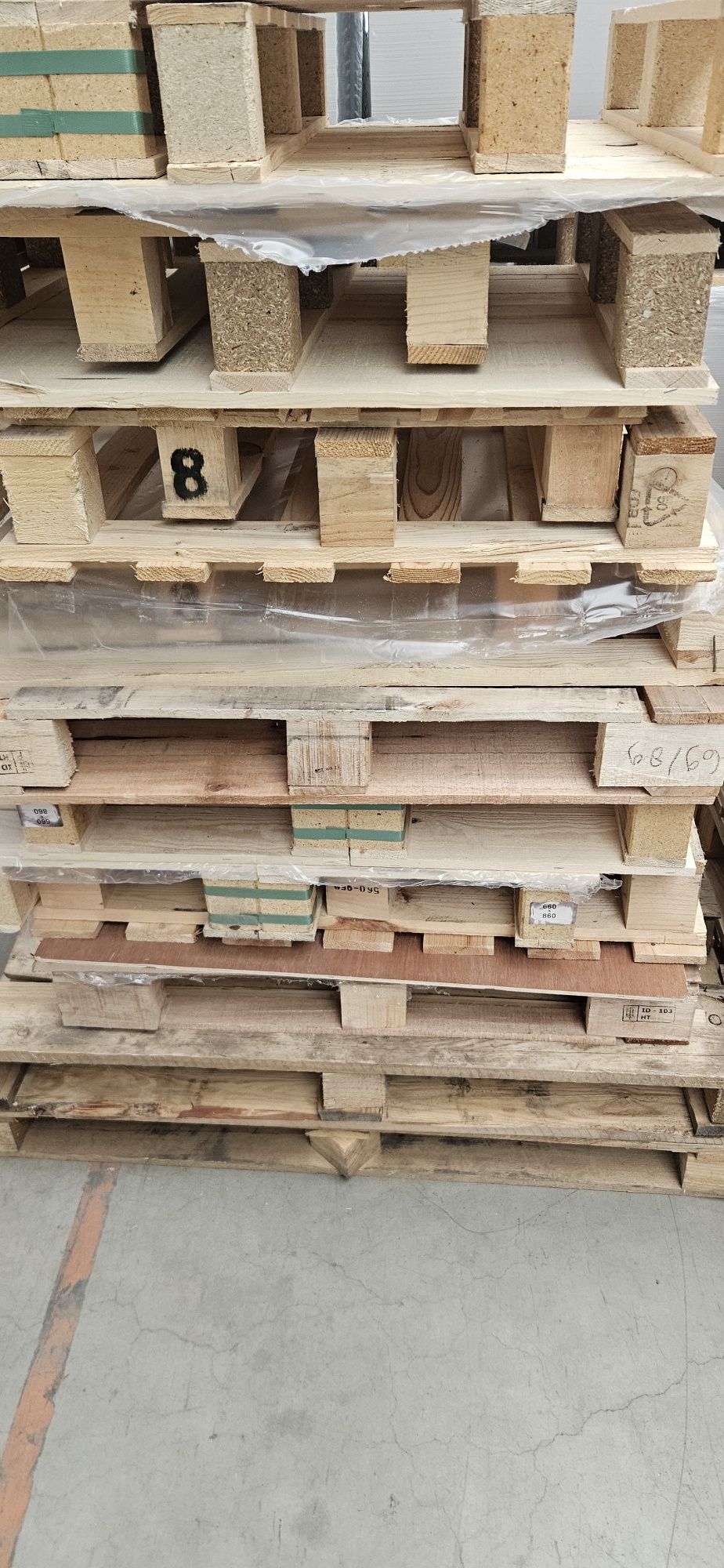 Palety około 80sztuk