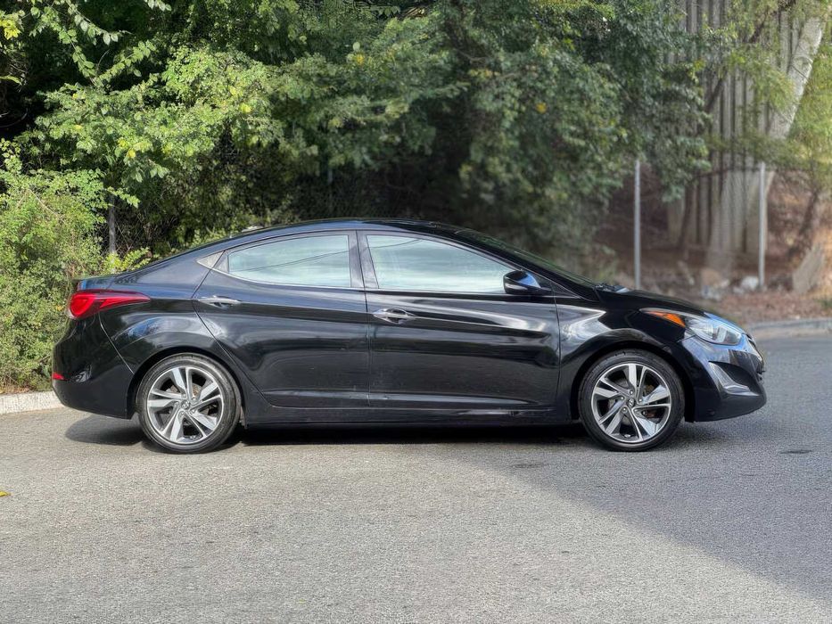 Hyundai Elantra Limited      2015