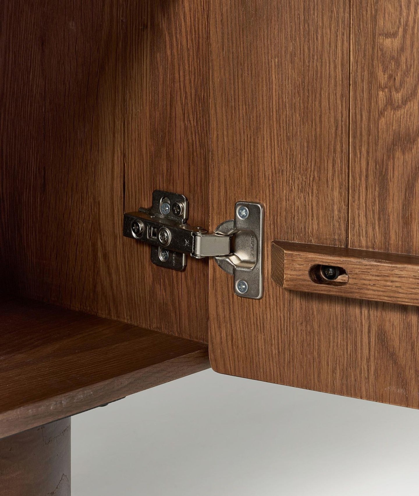 Komoda z drewna dębowego Cadi 160x80 Westwing Collection