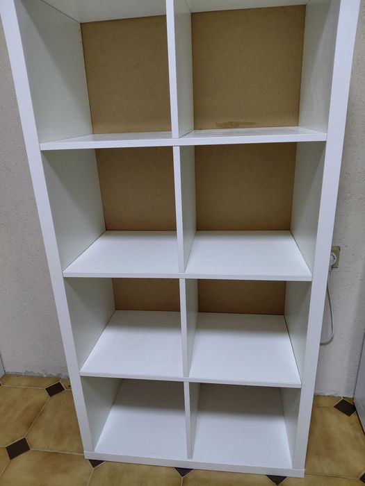 Móvel com prateleiras branco com 3 níveis, em bom estado