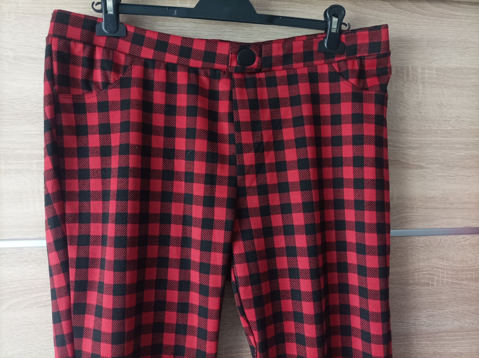 Janina, spodnie w kratkę, czerwono czarne, legginsy L, 4XL, eleganckie