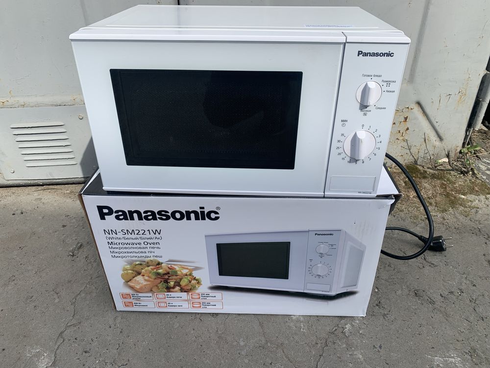 Микроволновка Panasonic NN-SM221W