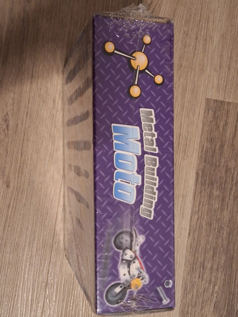 Jogo science4you constroi uma moto embalado