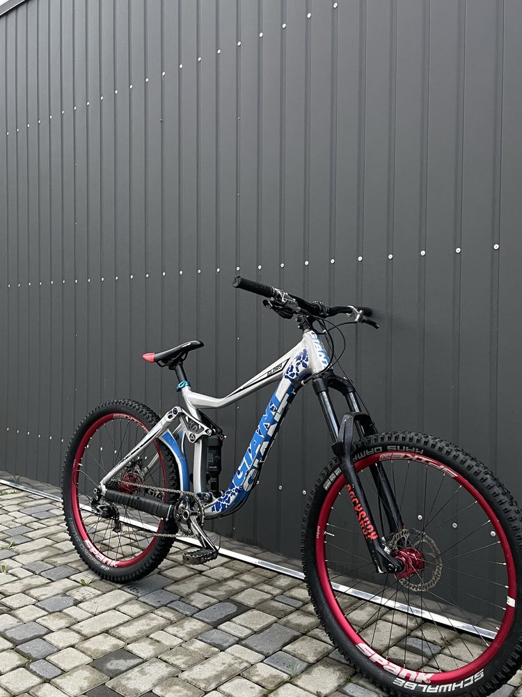 Giant Glory. spank. ROCK SHOX. TRP