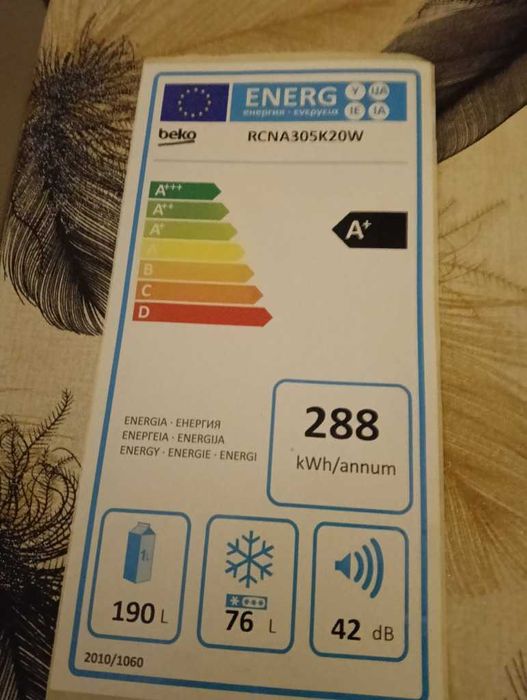 Lodówka Beko RCNA305K20W z zamrażalnikiem dolnym NoFrost Biała