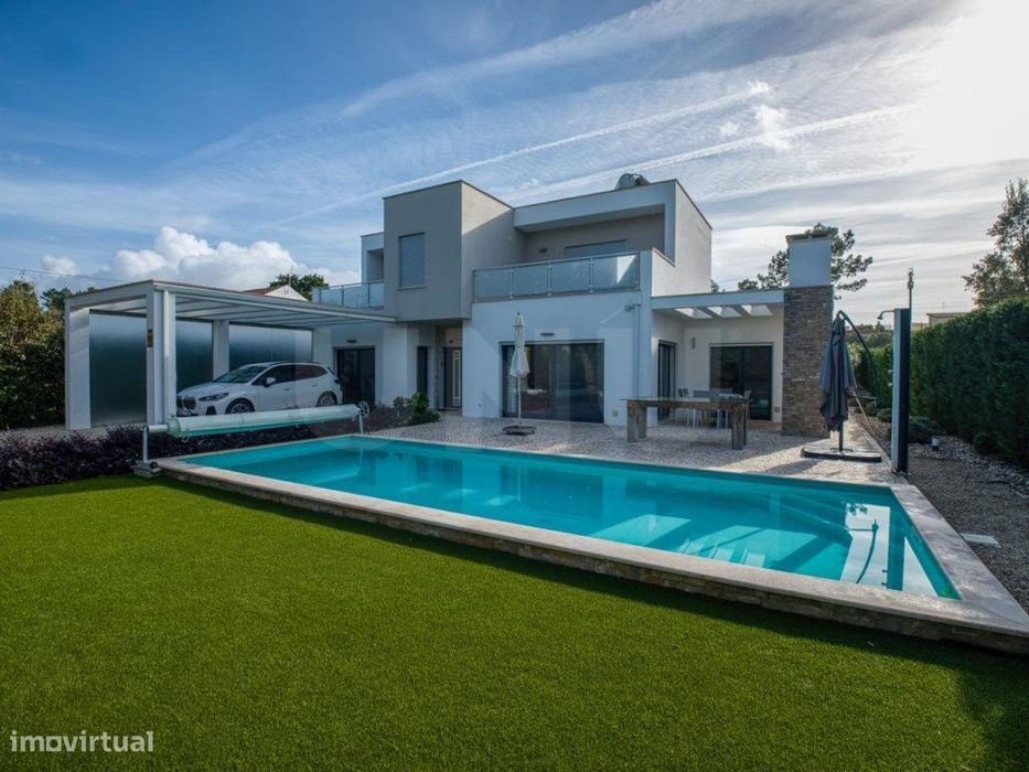 Moradia T4+1, para venda, Caldas da Rainha