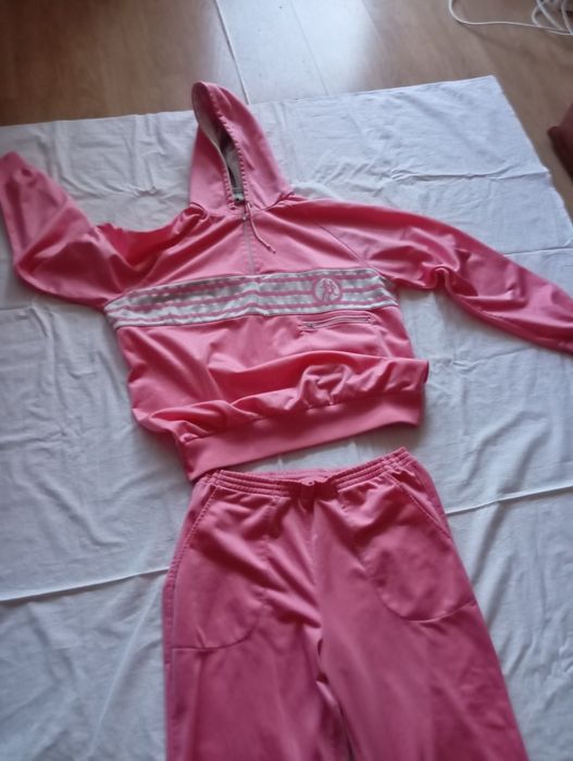 Dresy różowe sportowe