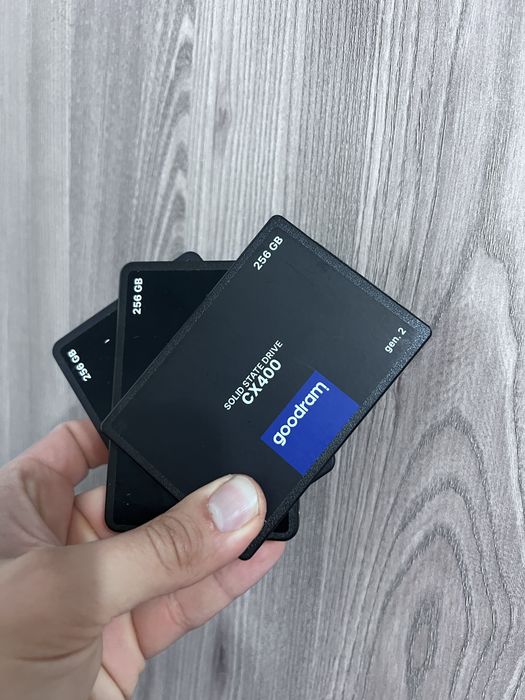 SSD 256GB Goodram CX400 – почти новый, для ПК и ноутбука