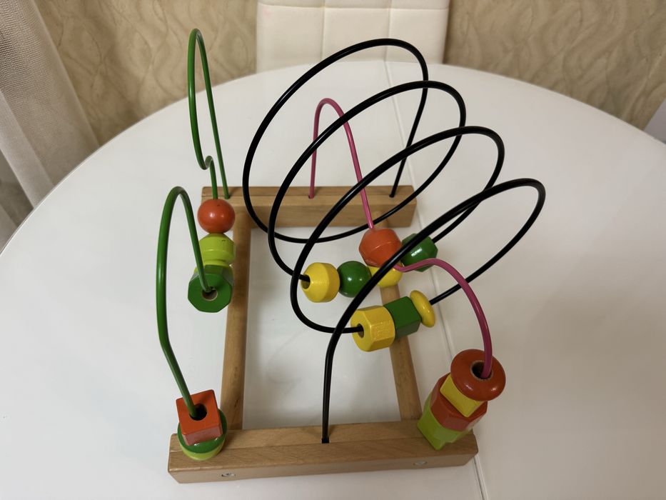 Дитяча бізі-лабіринт