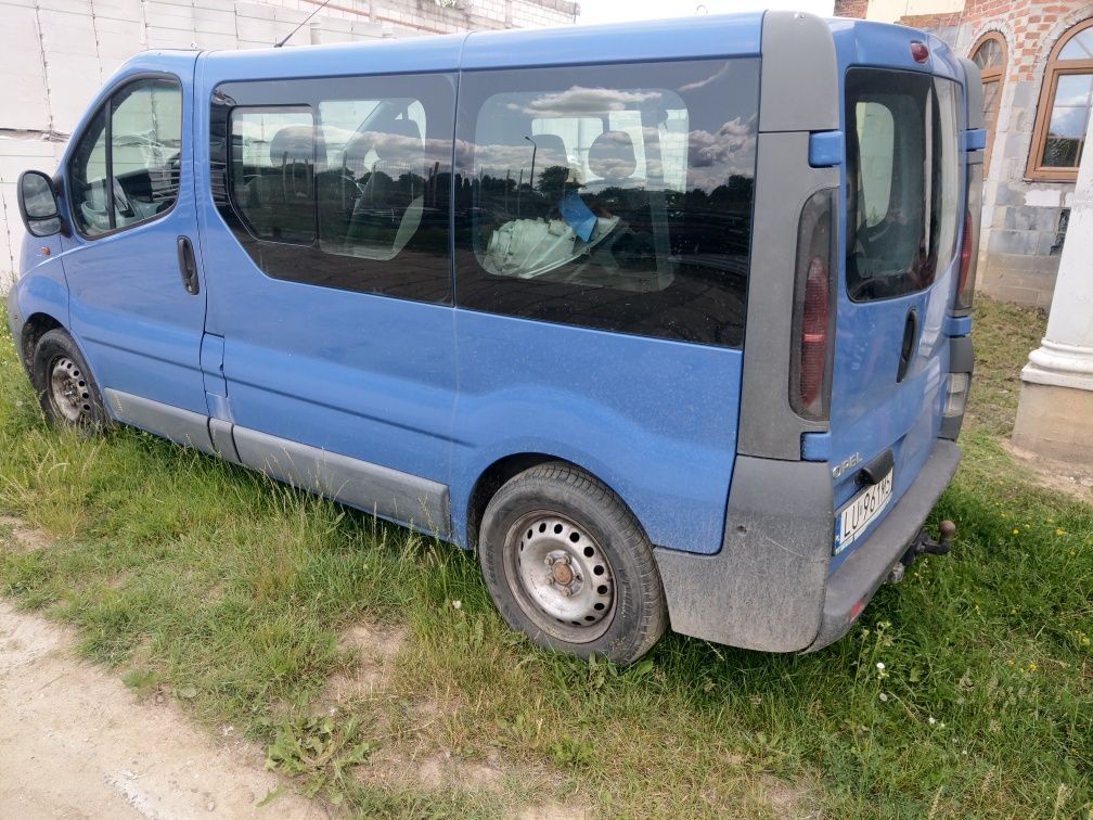 Opel Vivaro 2,5 9 osobowy
