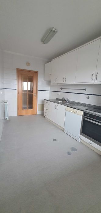 Vende se T2 - S.Félix da Marinha