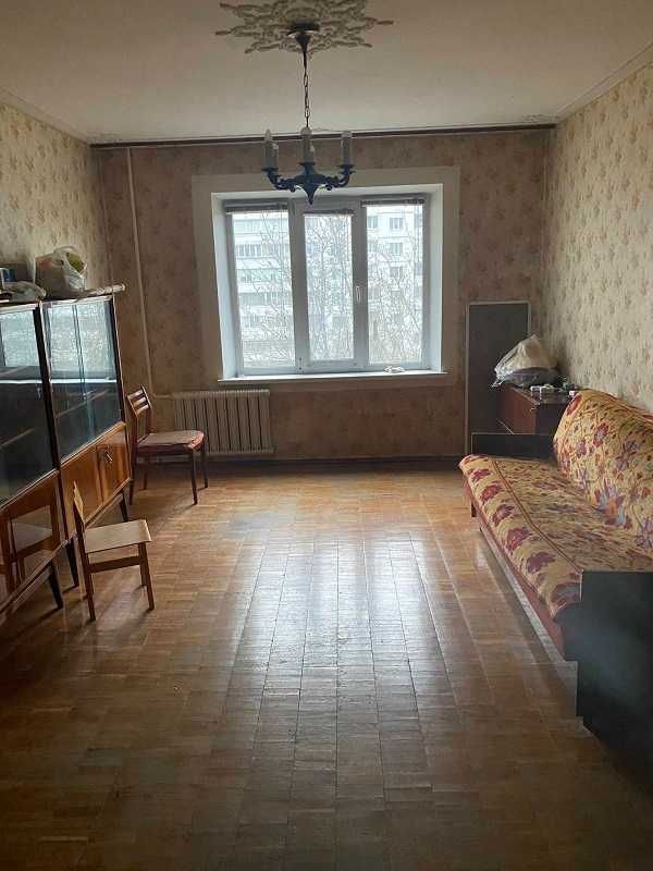 2к 56м. Т-4 серія початок Троєщини Бальзака 18 поруч парк та Флоренція