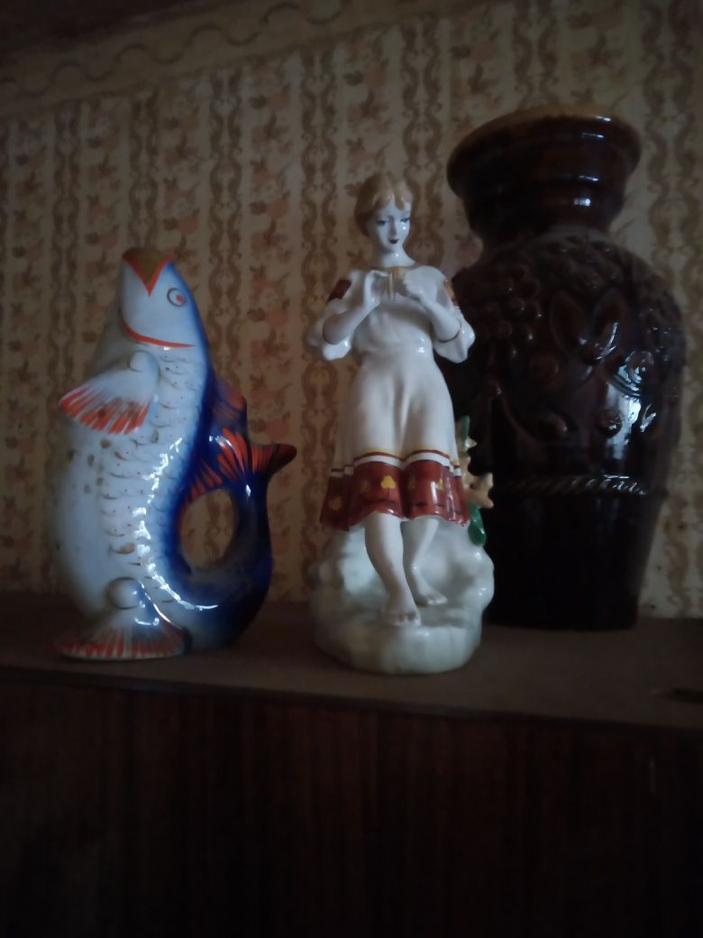 Колокольчик фарфоровой звенит