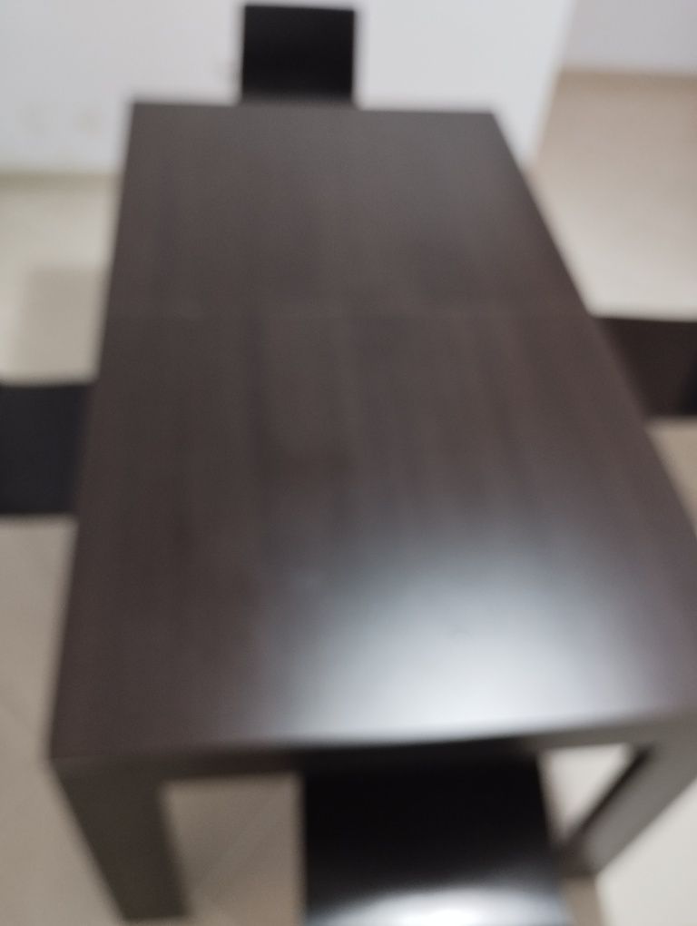 Mesa extensível + 4 cadeiras
