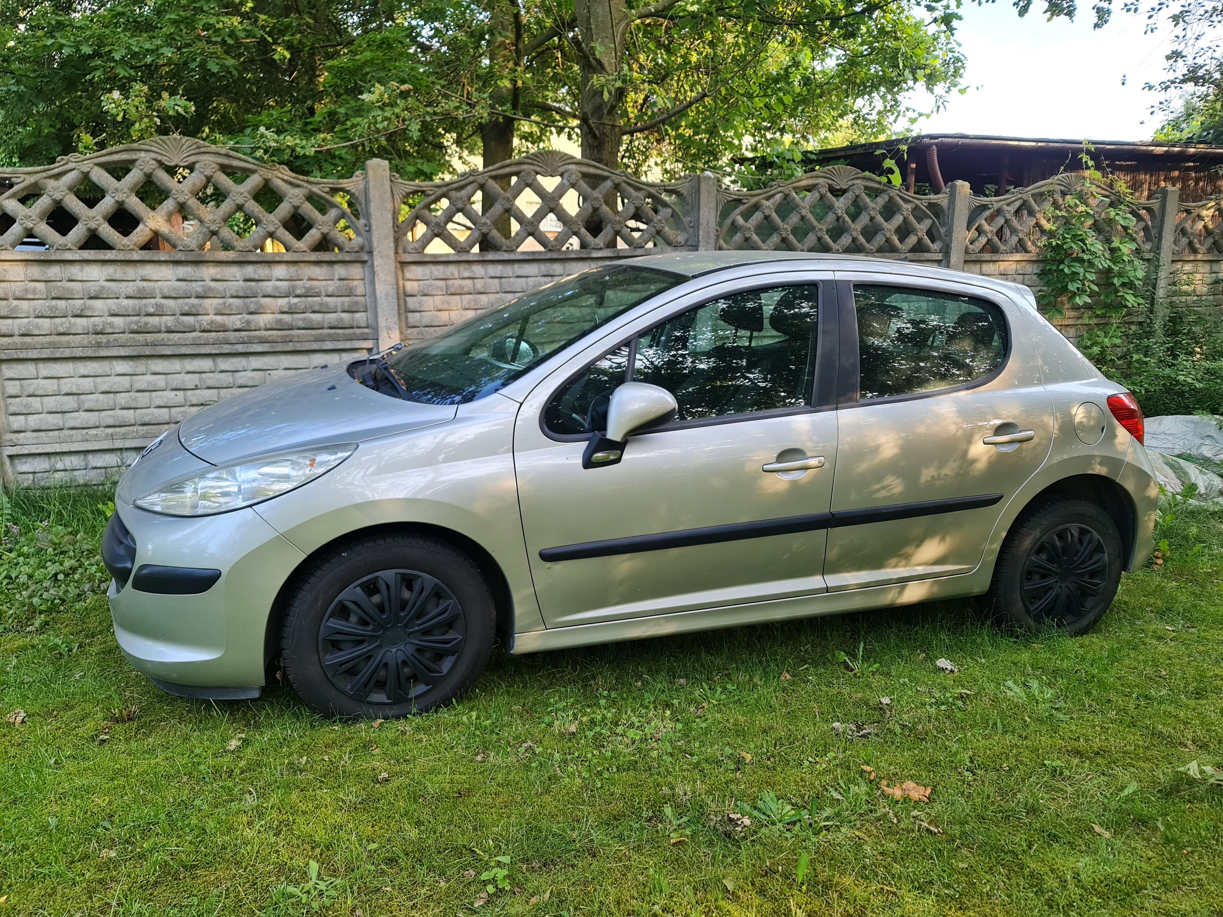 Peugeot 207 pojemność  1.4, rok produkcji 2008- uszkodzony silnik