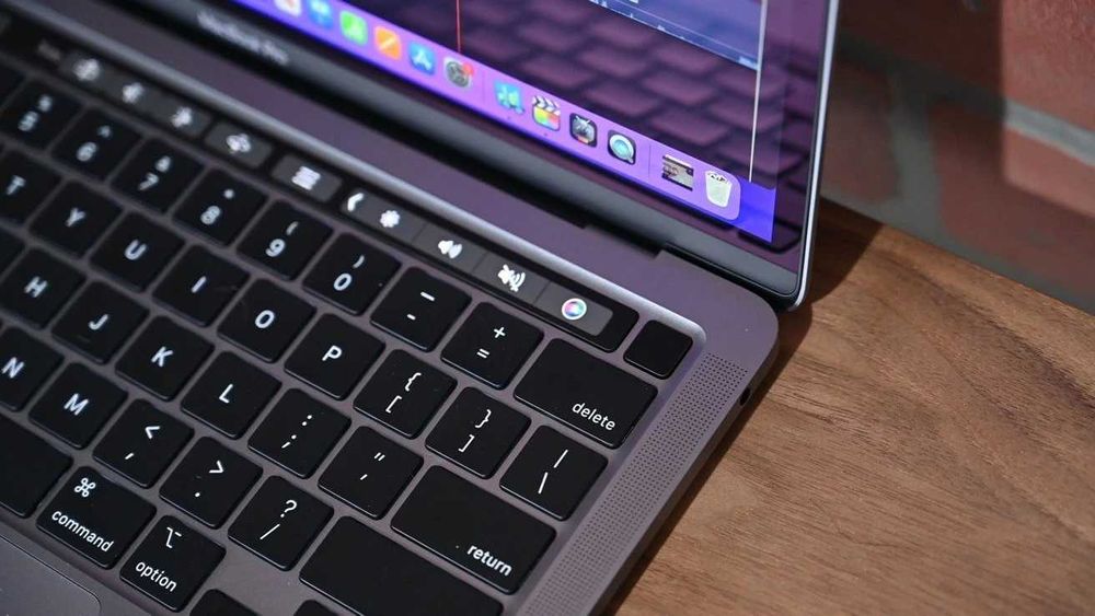 MacBook Pro M2 – 8GB RAM, 256GB SSD (Jak nowy)