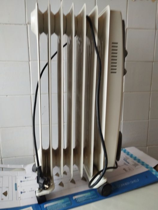 Продається праска TEFALmod.FV1220 б/у Дуже хорошої якості, ціна 1000гр