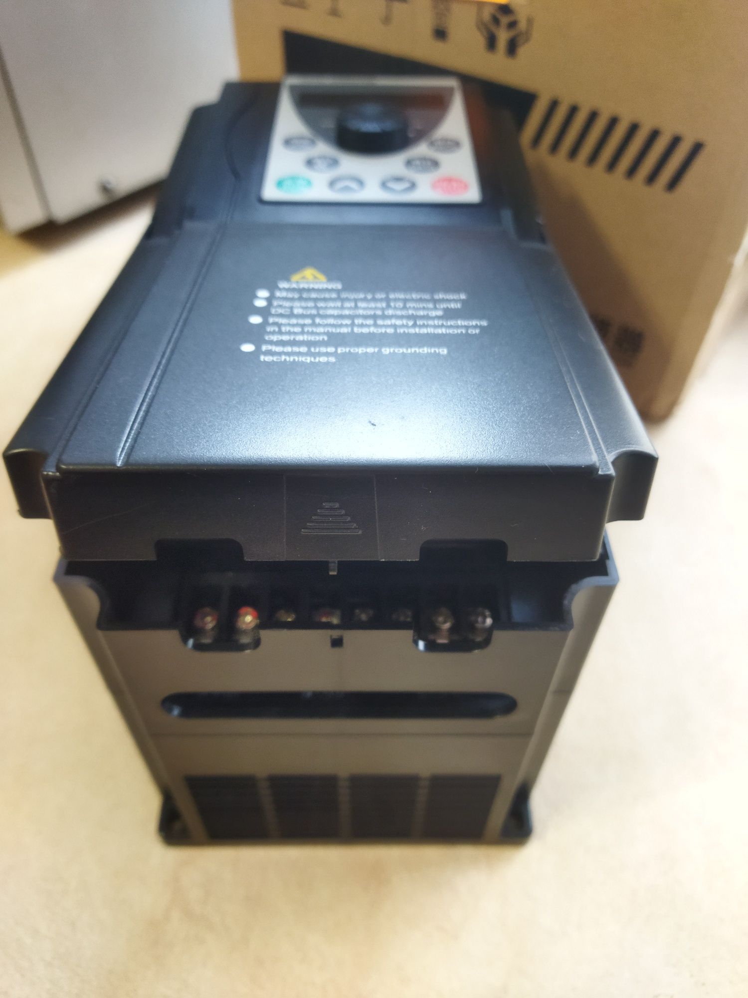 YINGSHIDA AE200 0.75- 5.5 кВт 220В частотнік векторний 220 в/380 в