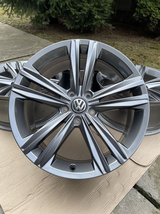 Диски VW Arteon , Passat B8 Alltrack R18 модель Sebring оригінал