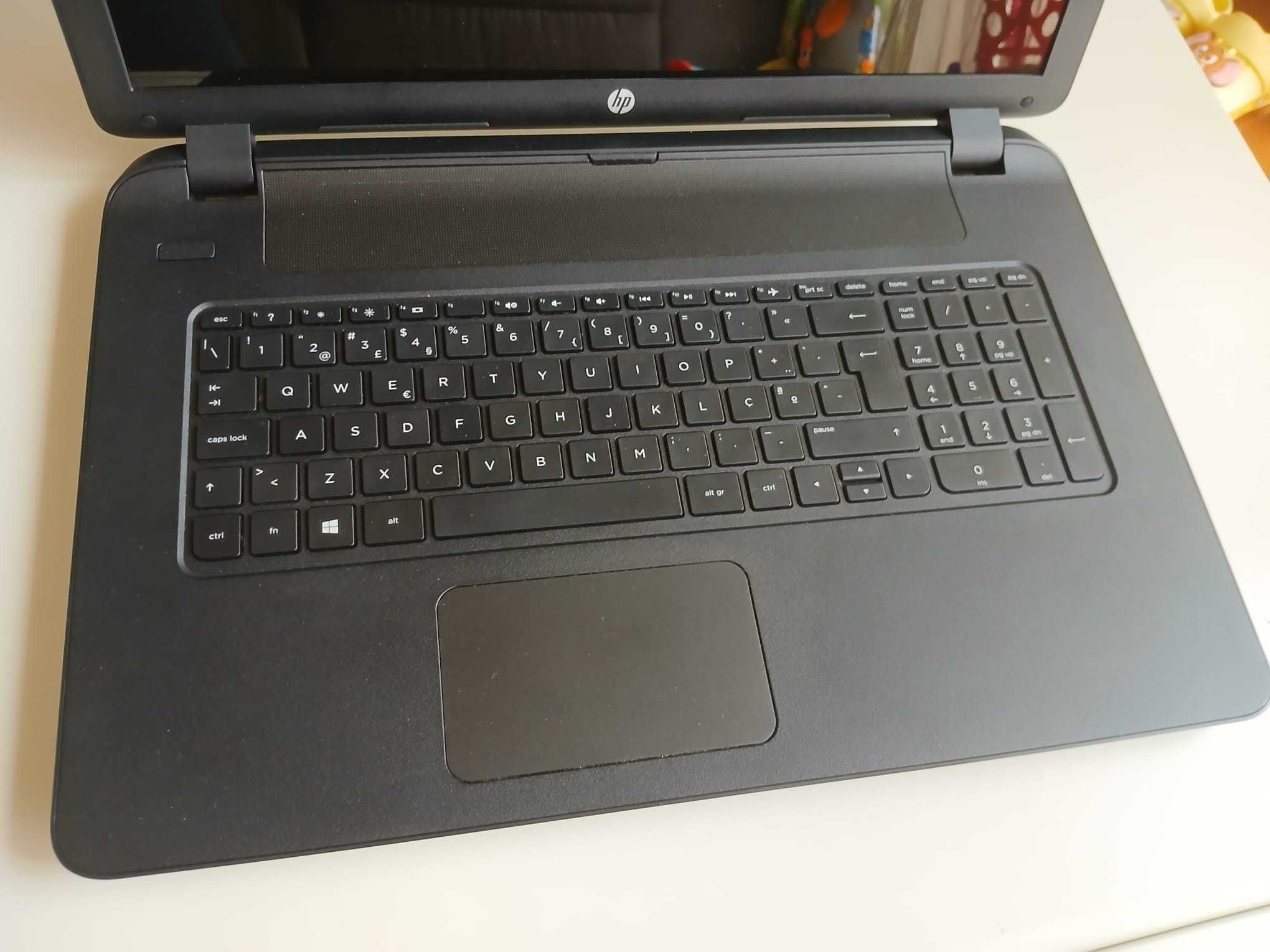 HP Notebook 17-p003np | Ecrã 17" | Ótimo Estado
