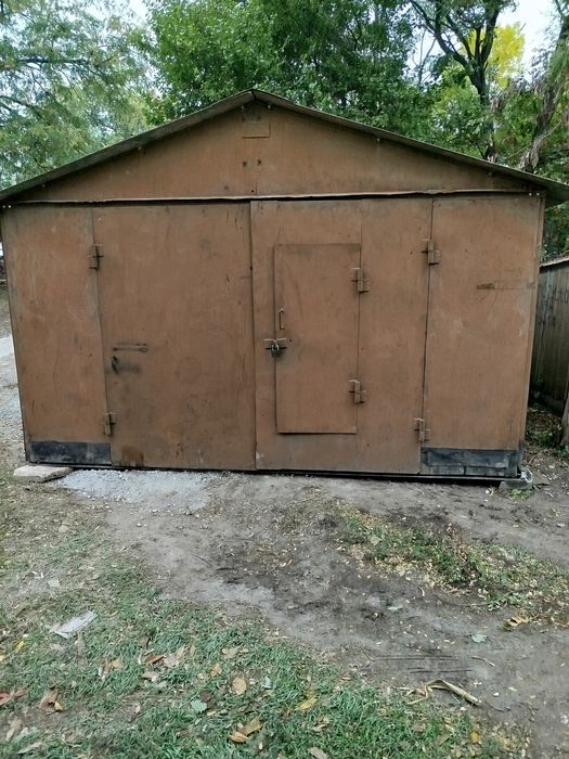 Сдам 2 гаража  на длительный срок