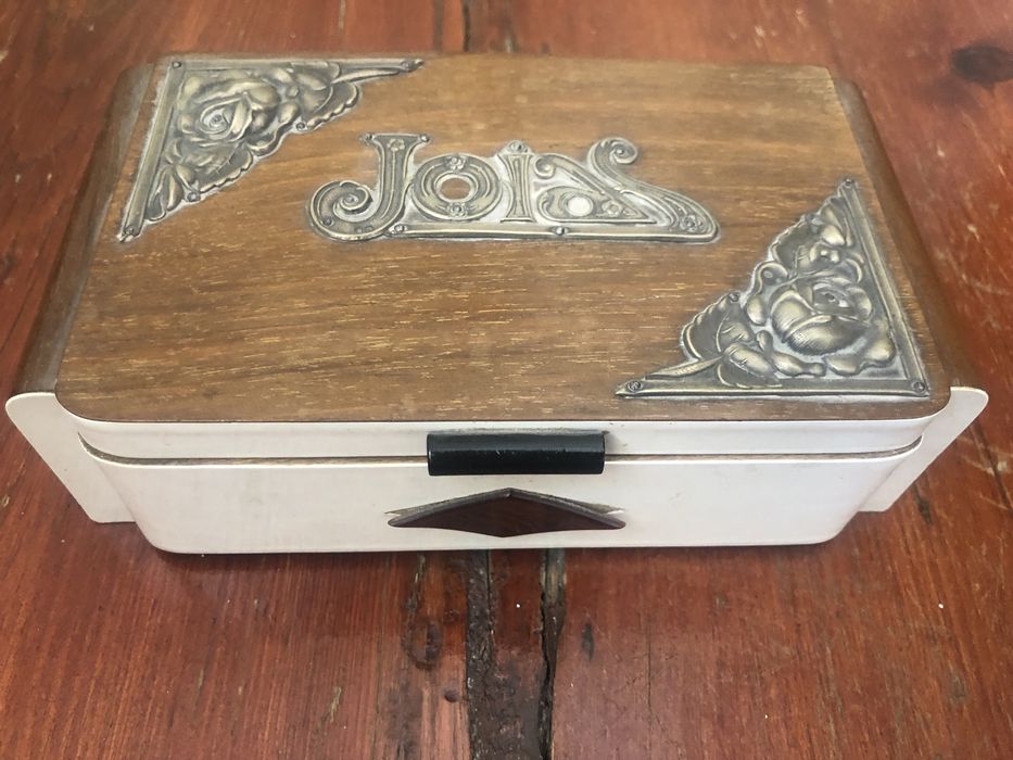 Caixa de jóias em madeira e prata