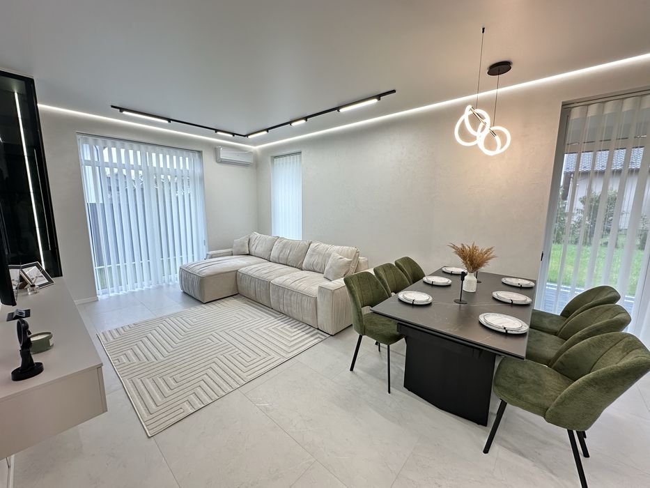 Продам будинок в Крихівцях поруч вулиці Садова.